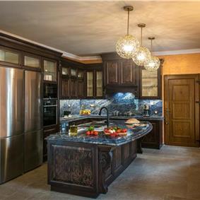 8 bedroom luxury villa with pool near Koutsounari, sleeps 16